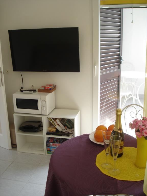 Apartment Tara Nečujam Oda fotoğraf